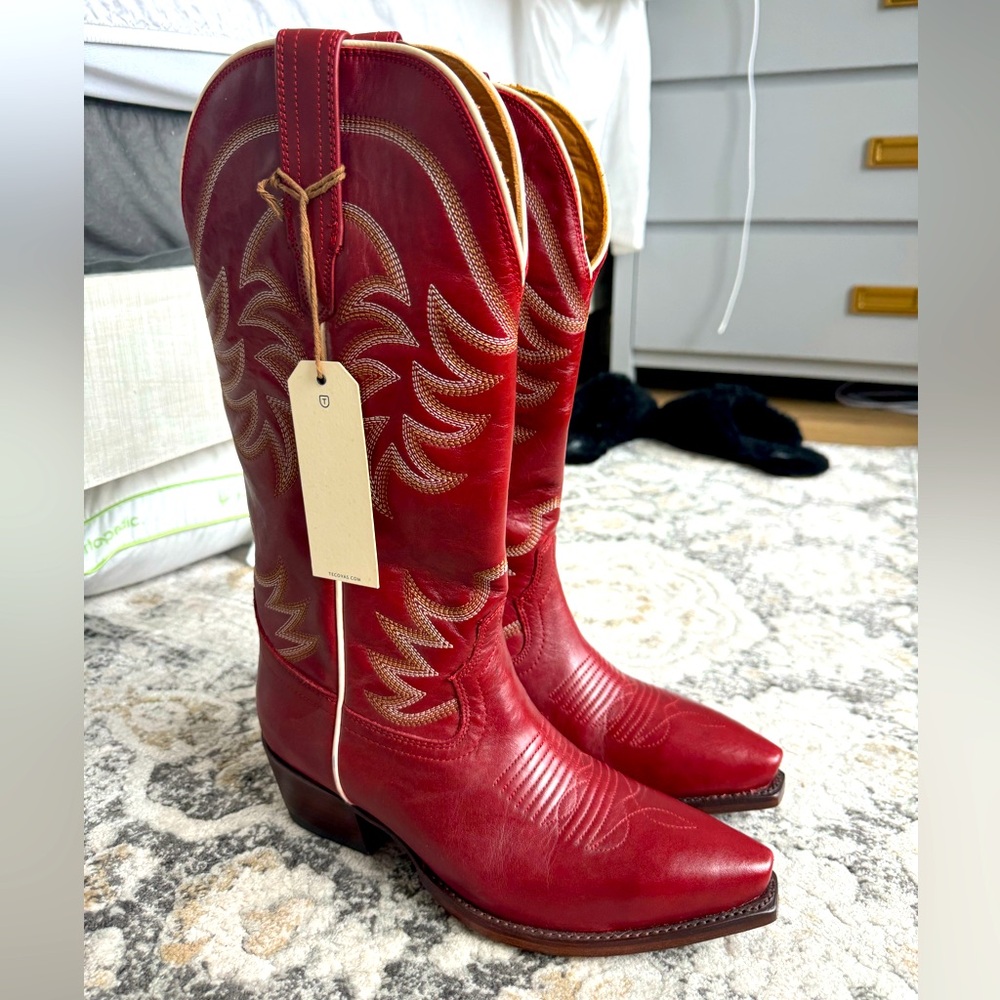 NWT TECOVAS ANNIE COWBOY BOOT -RED